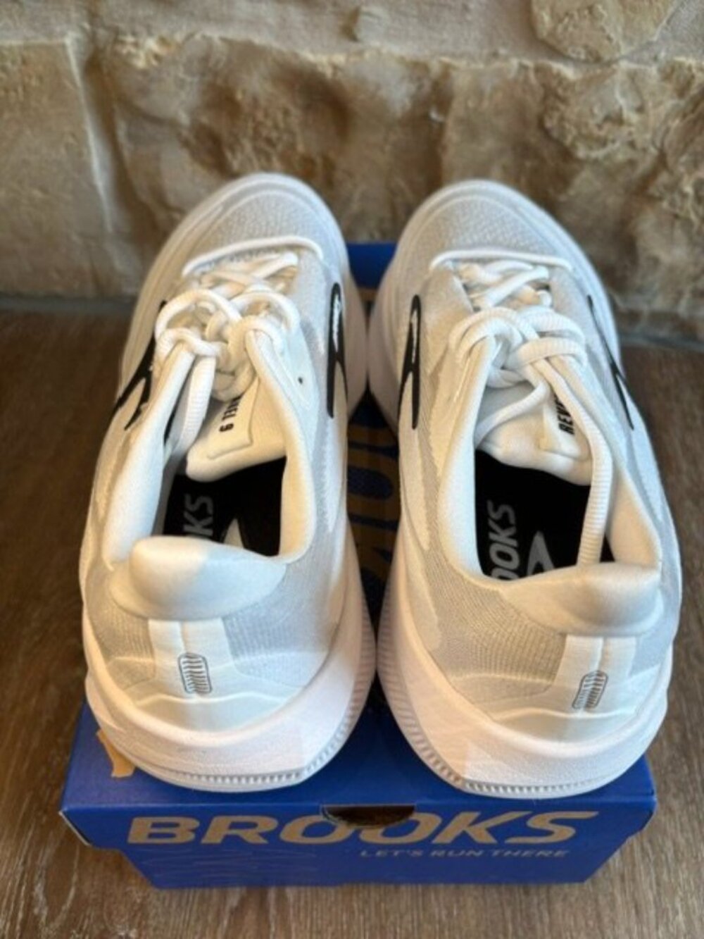 NEW IN BOX! BROOKS REVEL 9 - MENS 9 / WOMENS 10.5 - Picture 5 of 7
